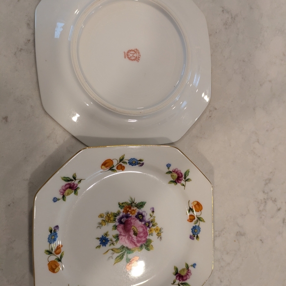 Noritake Floral Porcelain Plates with Gold Trim 5.95" In Diameter - Picture 2 of 2